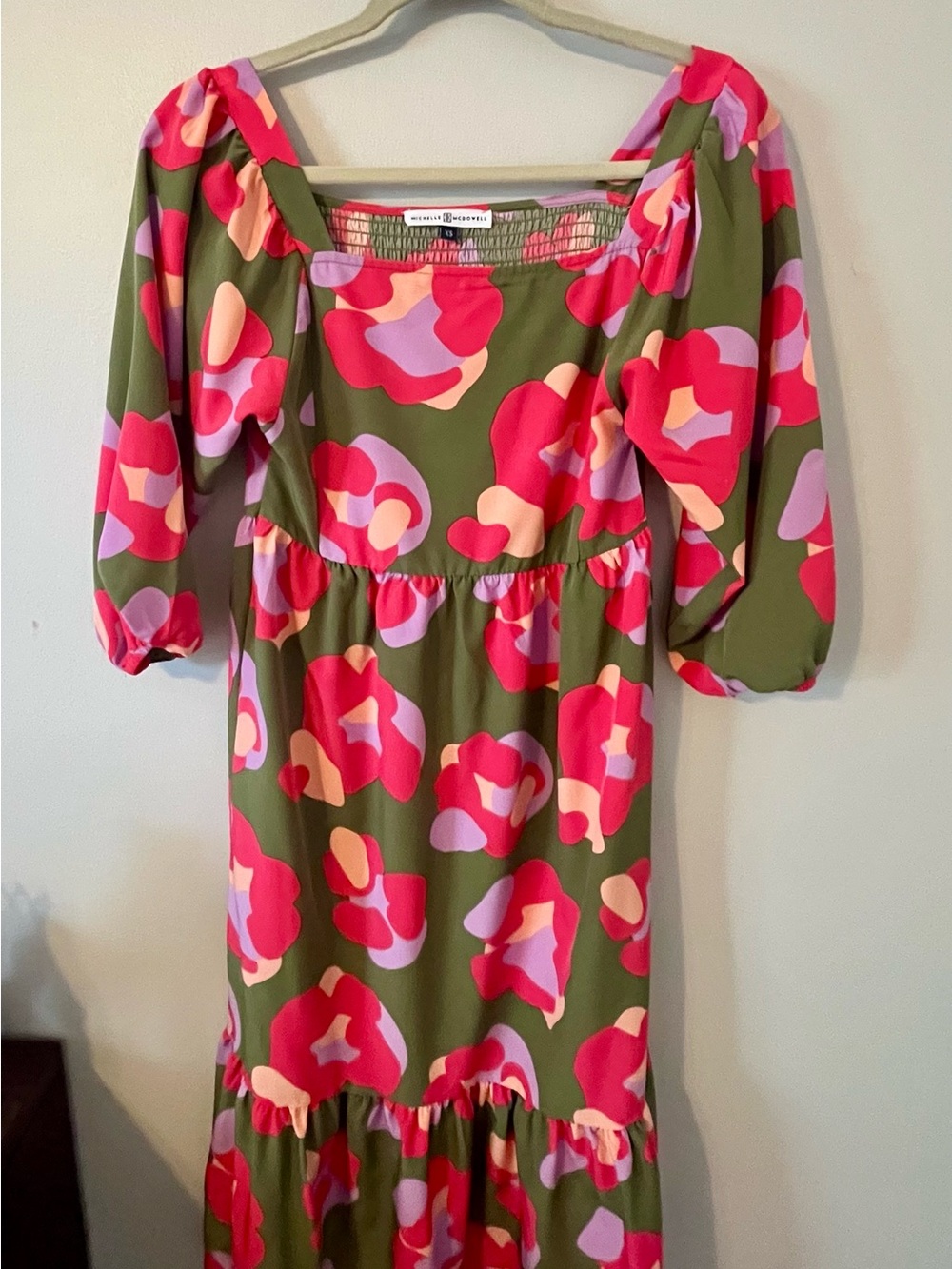 Olive Floral Puff-Sleeve Casual Midi Dress with Pink Accents